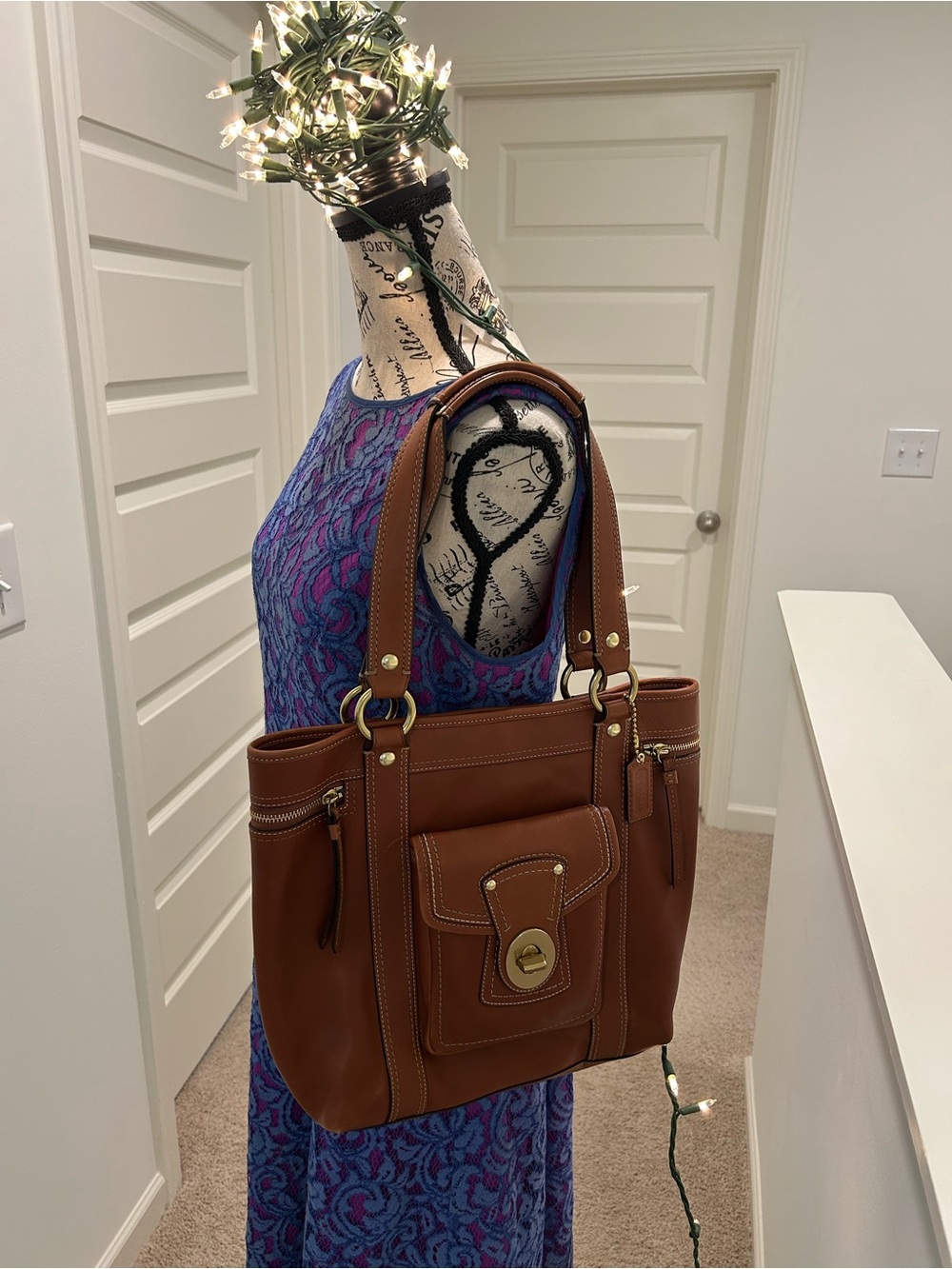 Coach GiGi #F12888 Vintage Coach Shoulder bag in Excellent Condition - Picture 3 of 16